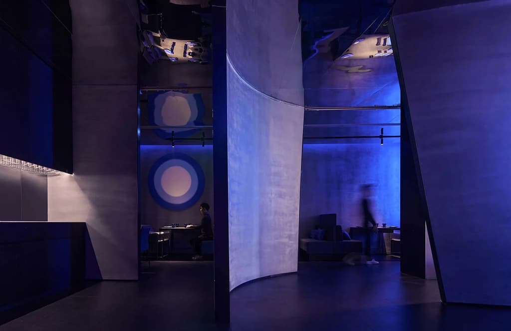 Shanghai’s dreamlike Taste of Dadong restaurant is bathed in blue