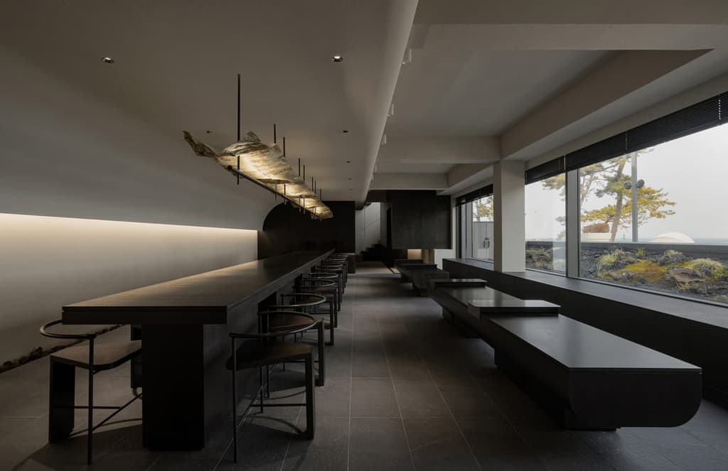 Scenery is the star at monochrome Busan cafe Off.O