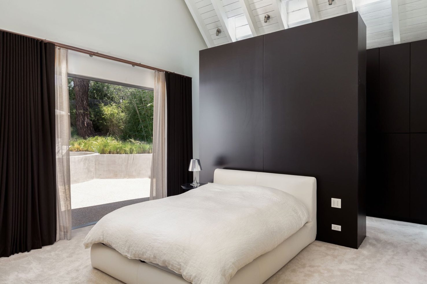 Concrete is king at this Pasadena home designed for entertaining The