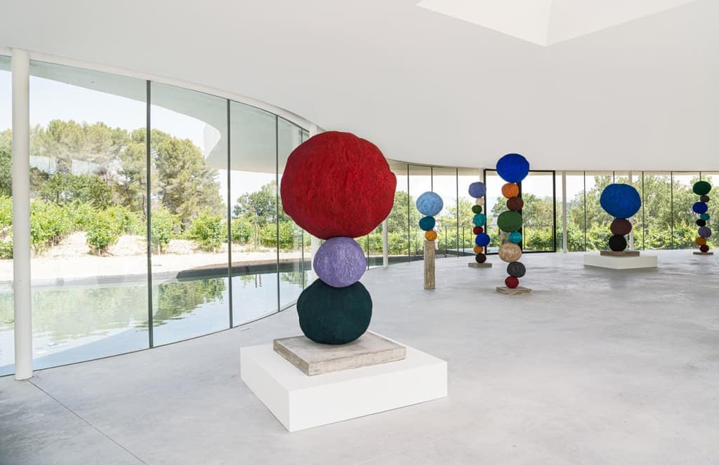 Annie Morris brings her teetering sculptures to Château La Coste in Aix-en-Provence