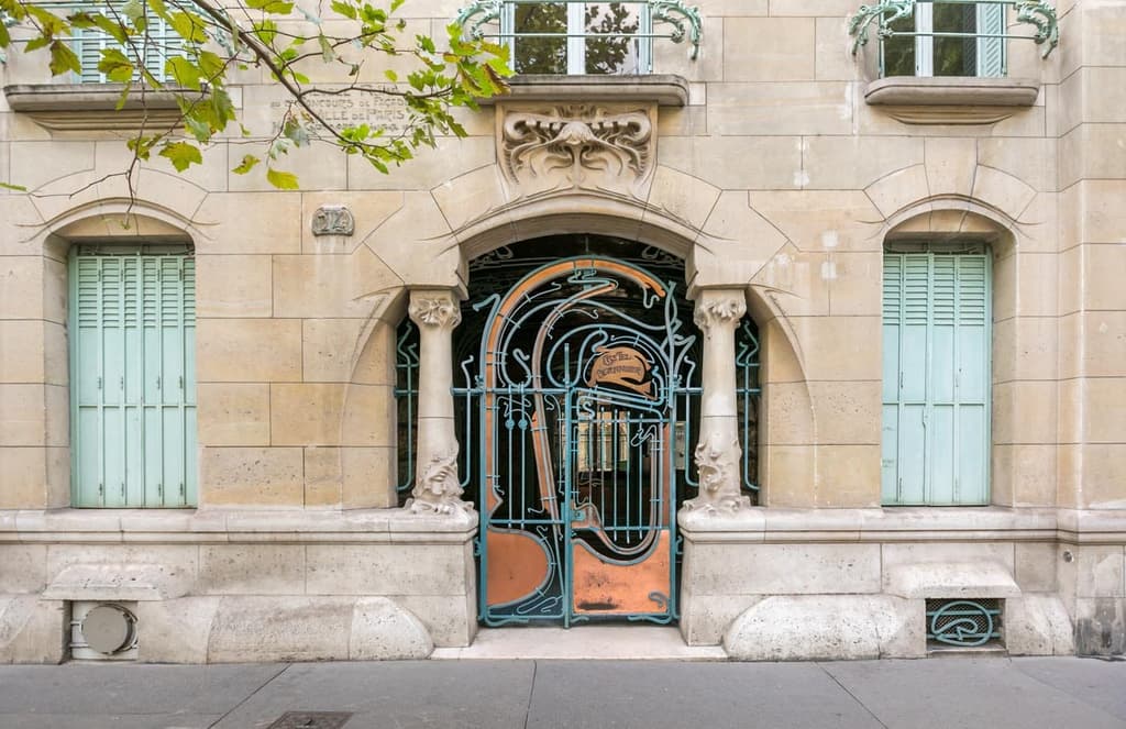 Buy a piece of an 1898 Parisian masterpiece for €840,000