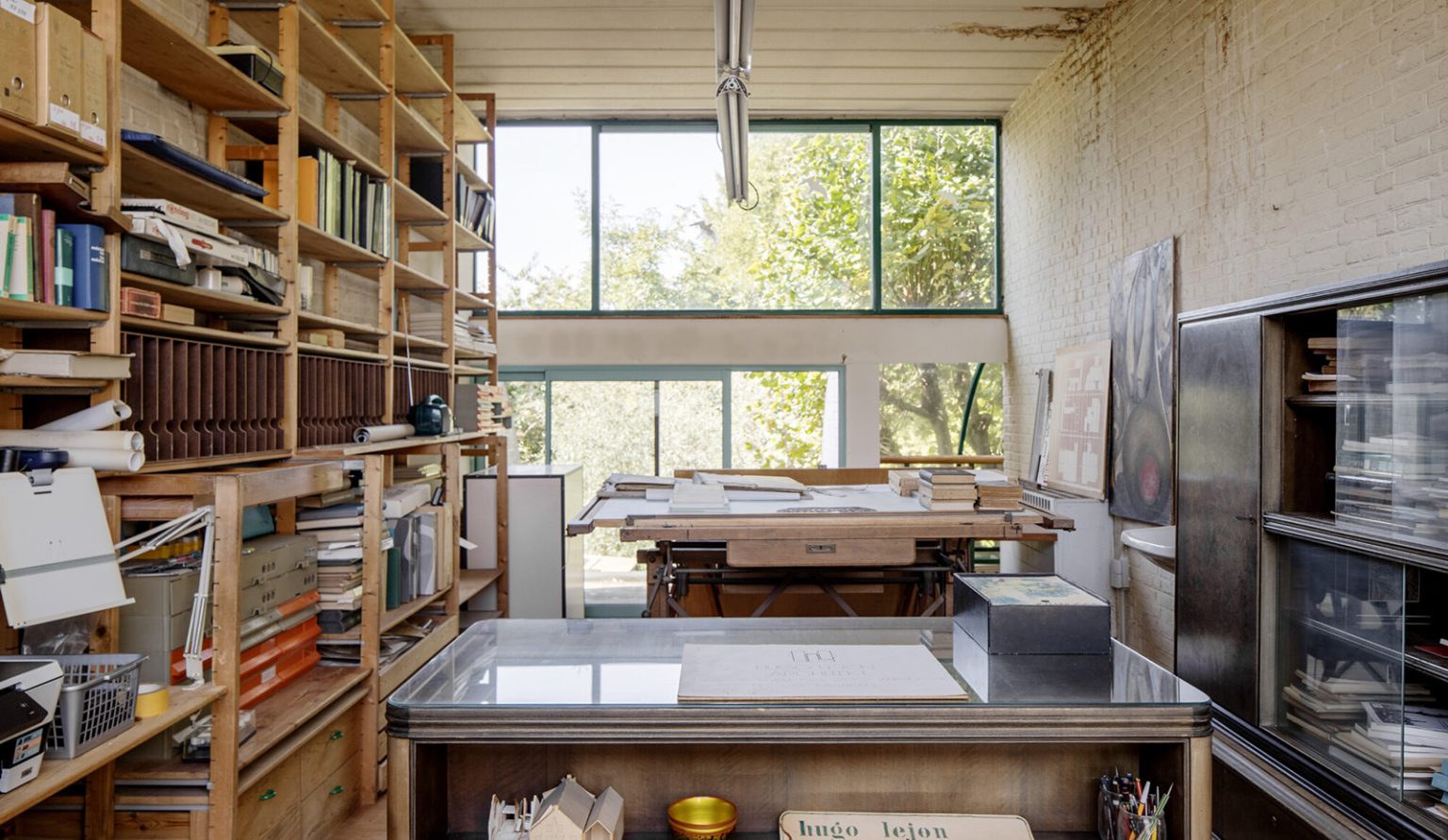 A Belgian postmodernist built this glass house on a river outside