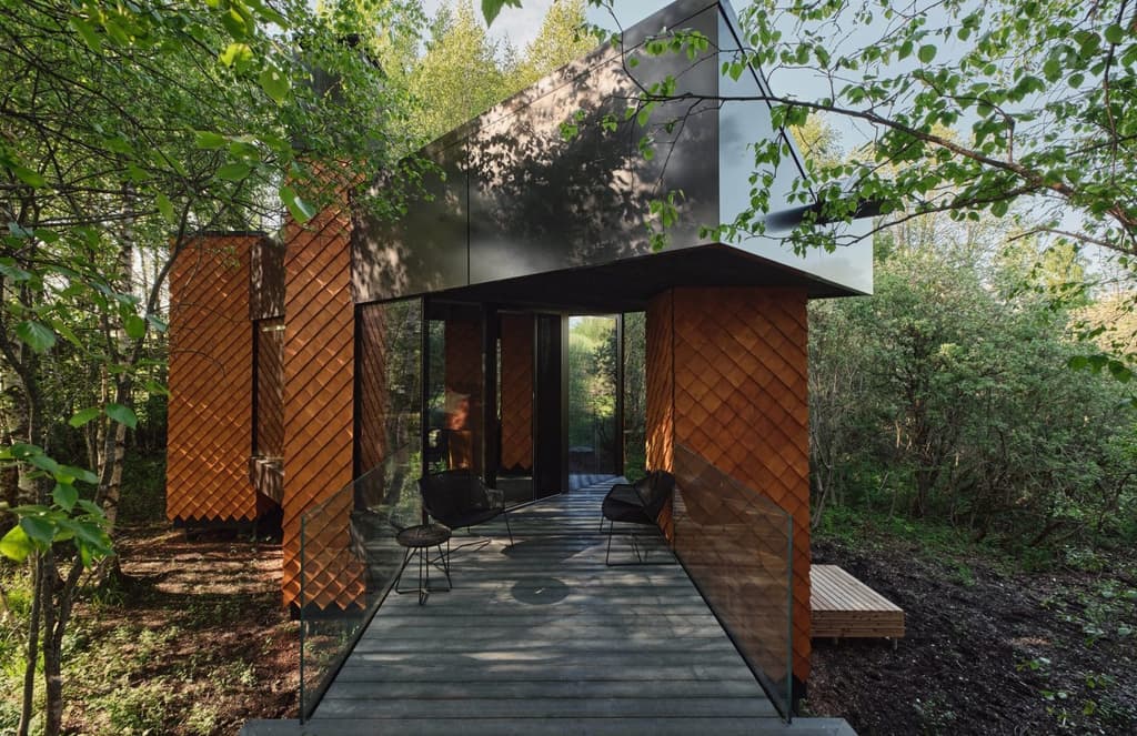 KÄBI is a ‘pocket of warmth and comfort’ in Estonia’s wild forest