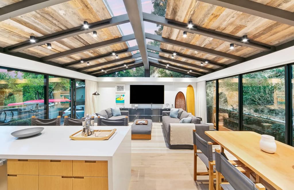 Malibu beach shack by Marmol Radziner asks for $3.9m