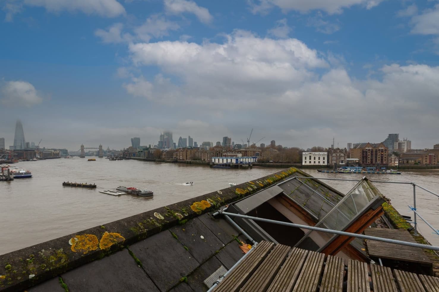 Mysterious riverside home in London's Rotherhithe heads to auction ...
