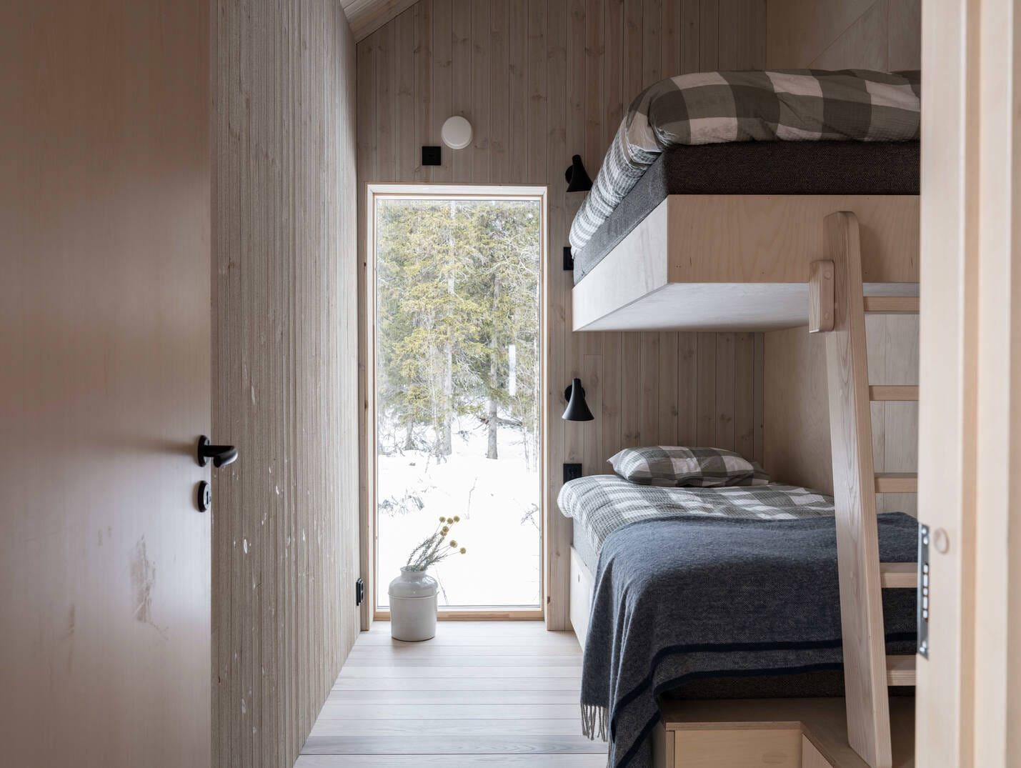 Gert Wingårdh-designed Swedish cabin celebrates Nordic minimalism