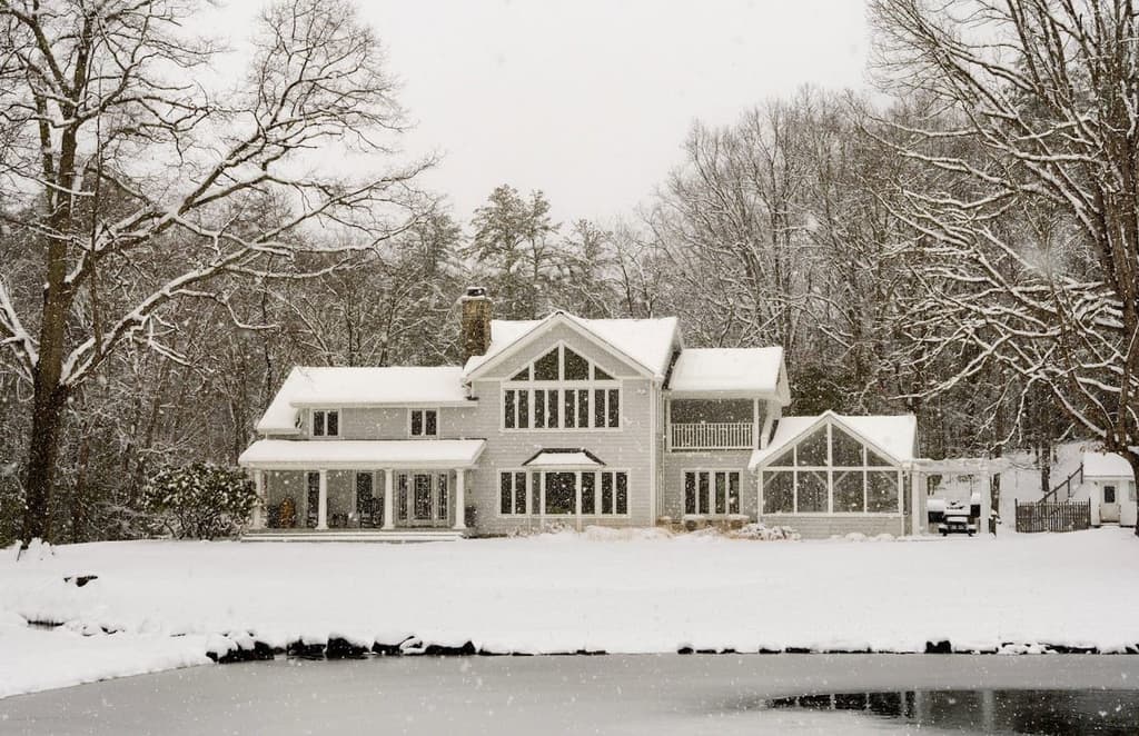 Minimalist Woodstock farmhouse lists for $2.85m
