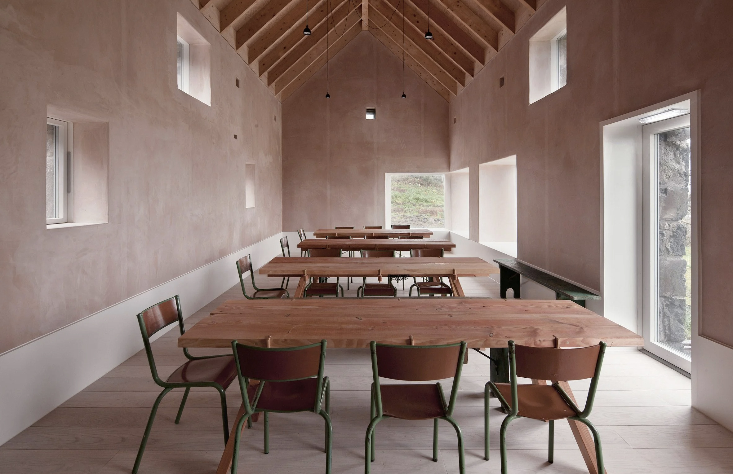 Fardaa revives a dilapidated barn on Scotland’s Isle of Mull as a restaurant
