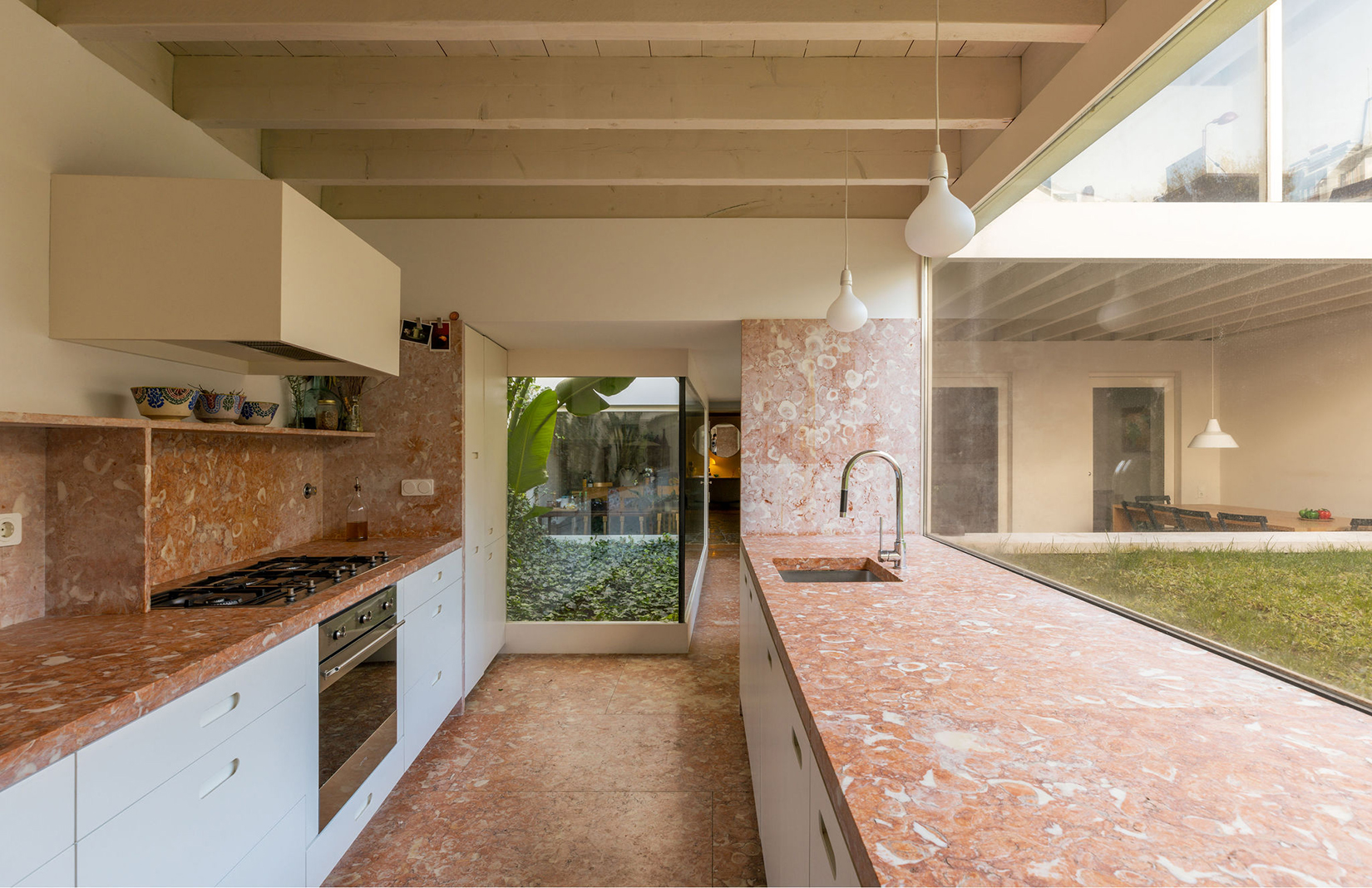 Own a contemporary townhouse in a chic Lisbon neighbourhood