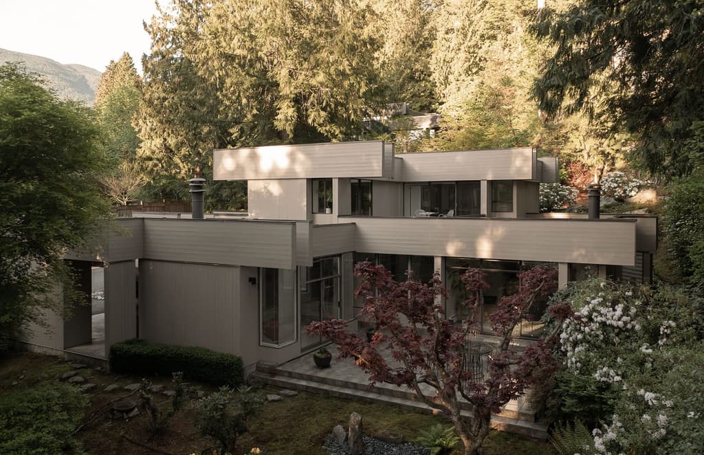 Arthur Erickson’s Montiverdi House #8 hits the market in West Vancouver