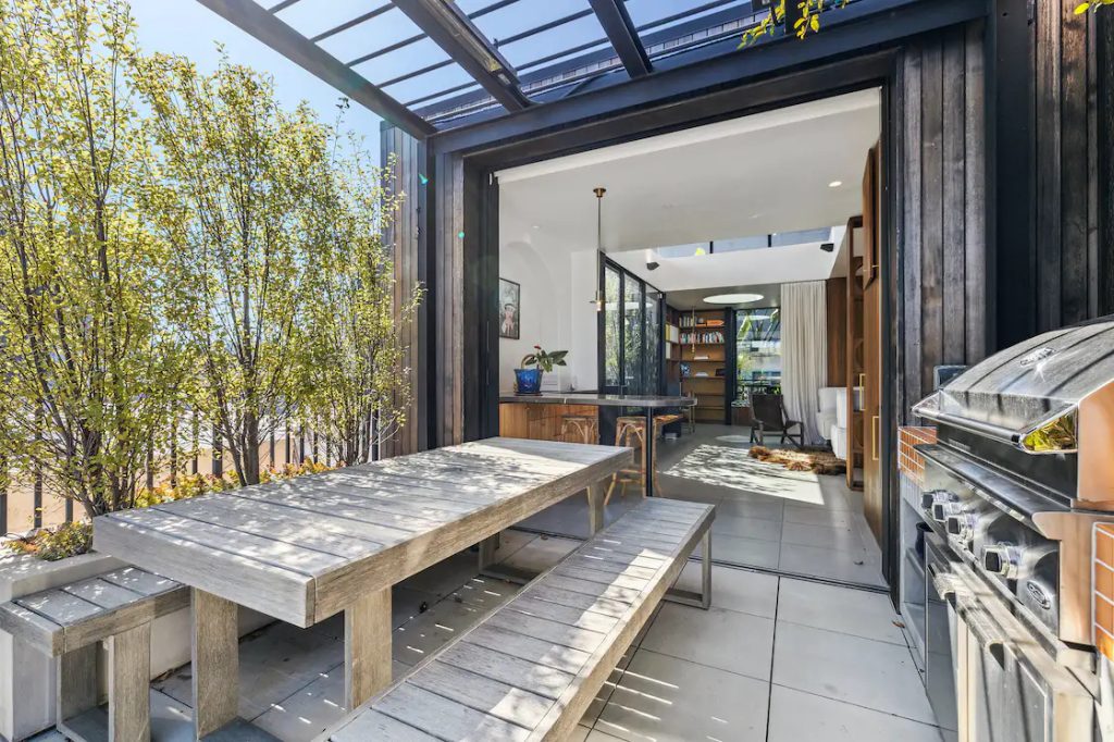 A renovated live/work space in San Francisco celebrates its industrial ...