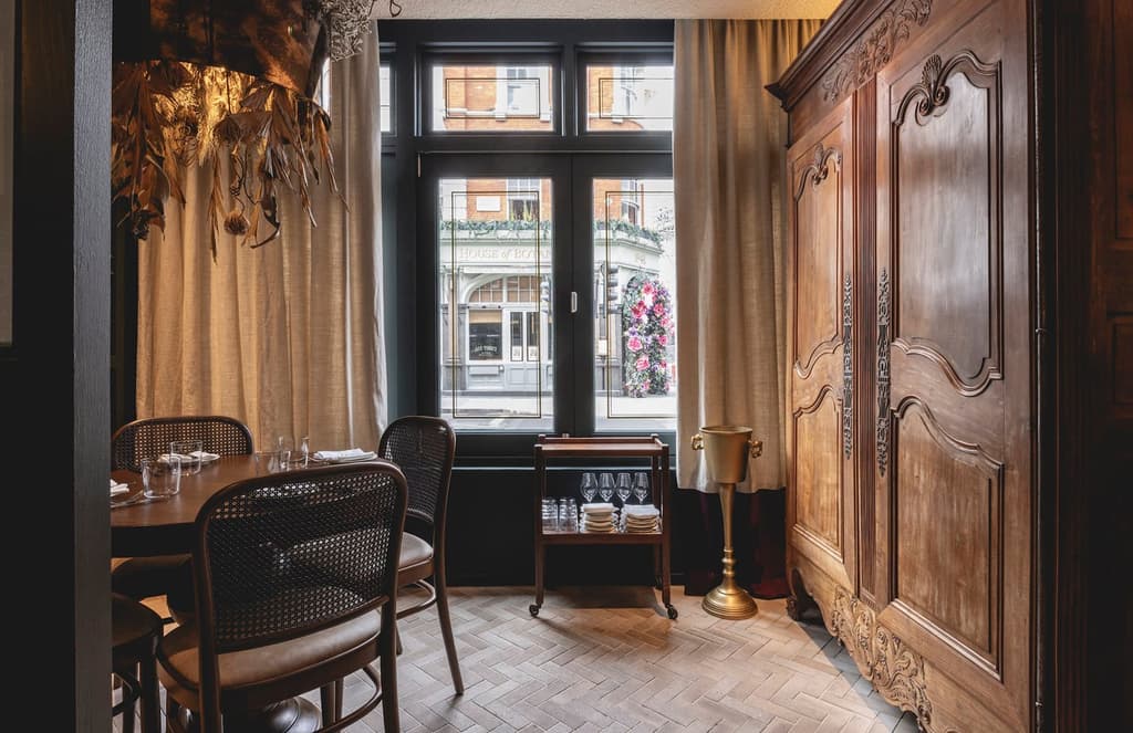 London restaurant 64 Goodge Street is peak old-school elegance