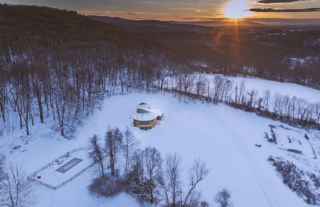 A custom ‘yurt’ in Upstate New York asks for $1.15m