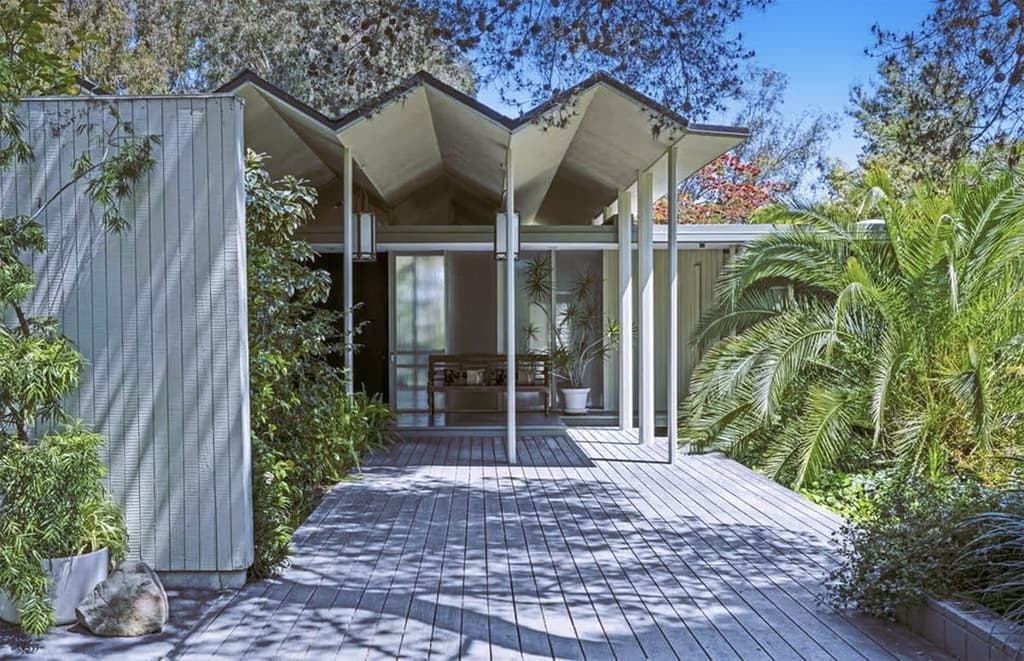 Near San Diego, a striking home by a Frank Lloyd Wright protege asks for $7m