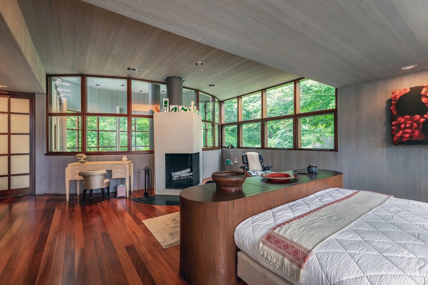 Guess the Guggenheim connection at this Connecticut Home - The Spaces