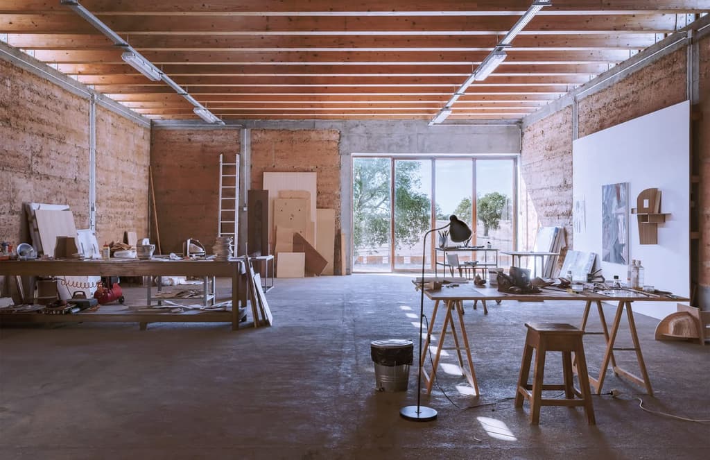 An architect-designed artist’s retreat in Alentejo has panoramic country views
