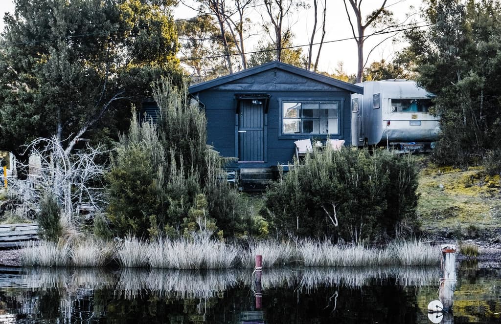 This artist’s bayside Tasmanian shack will have you dreaming of the simple life