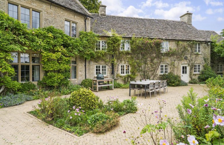 In Cirencester, Ready Token House blends modernity and tradition - The ...
