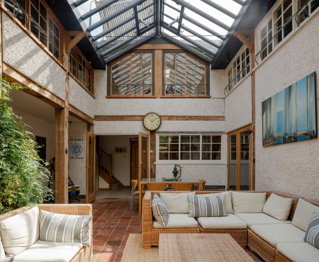 A Buckinghamshire barn conversion hits a high note - The Spaces