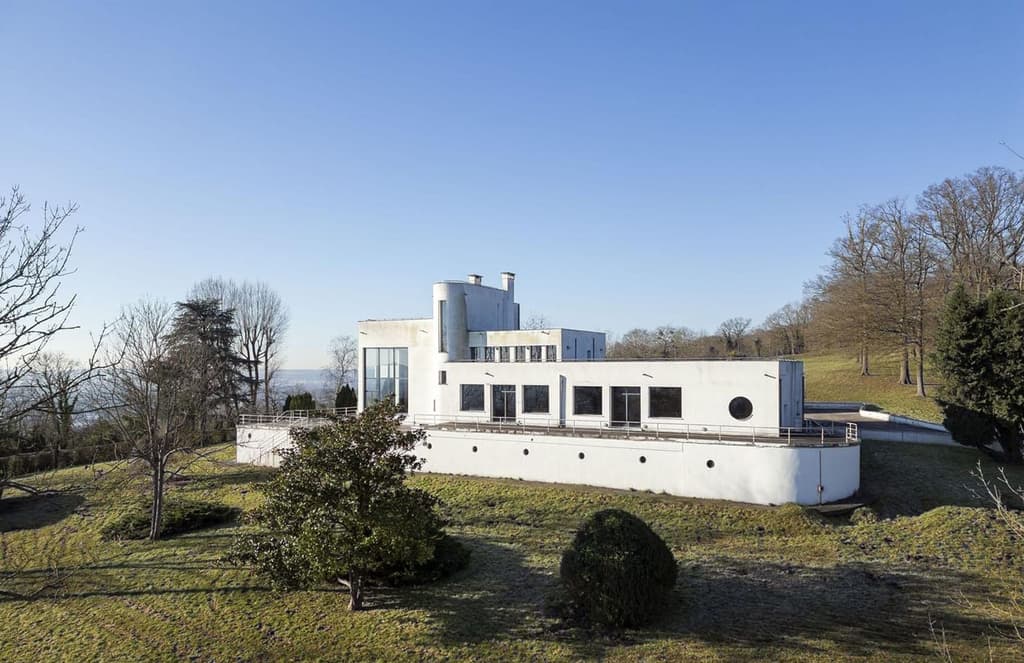 A restored Robert Mallet-Stevens landmark is for sale outside Paris