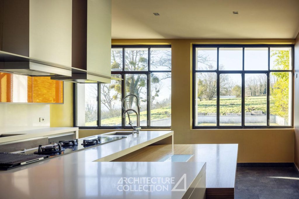 A restored Robert Mallet-Stevens landmark is for sale outside