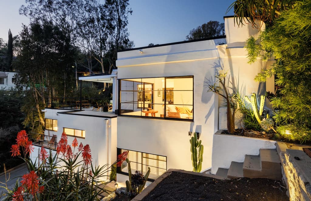 A Streamline Moderne home by jailbird architect William Kesling comes to market in Pasadena