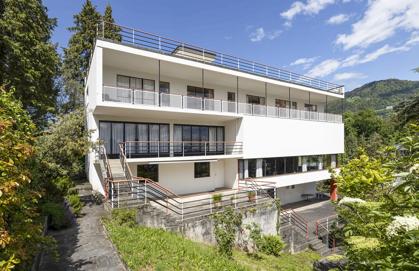 Own a Bauhaus fantasy on Switzerland’s Vaud Riviera