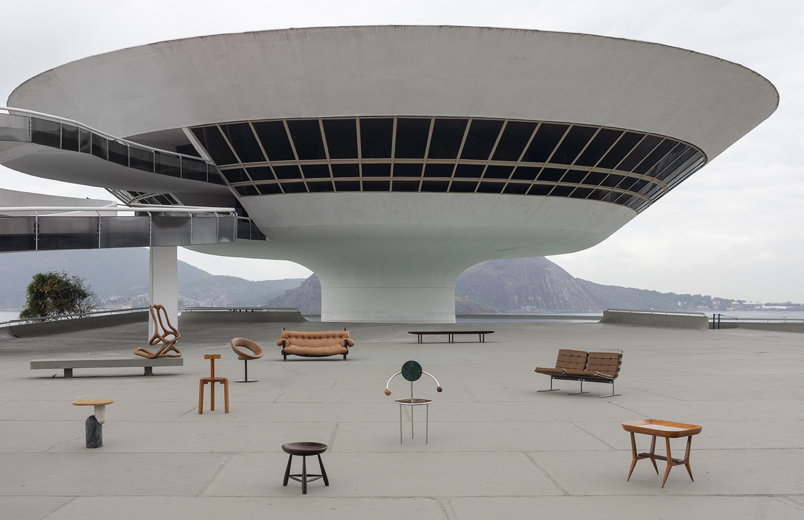 Oscar Niemeyer’s concrete saucer hosts a weekend of modernism in Rio