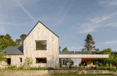 In an English village, this woody passivhaus makes a tiny carbon footprint