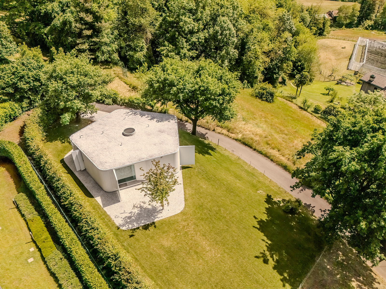 Live pentagonally near Lake Maggiore for under a million euros