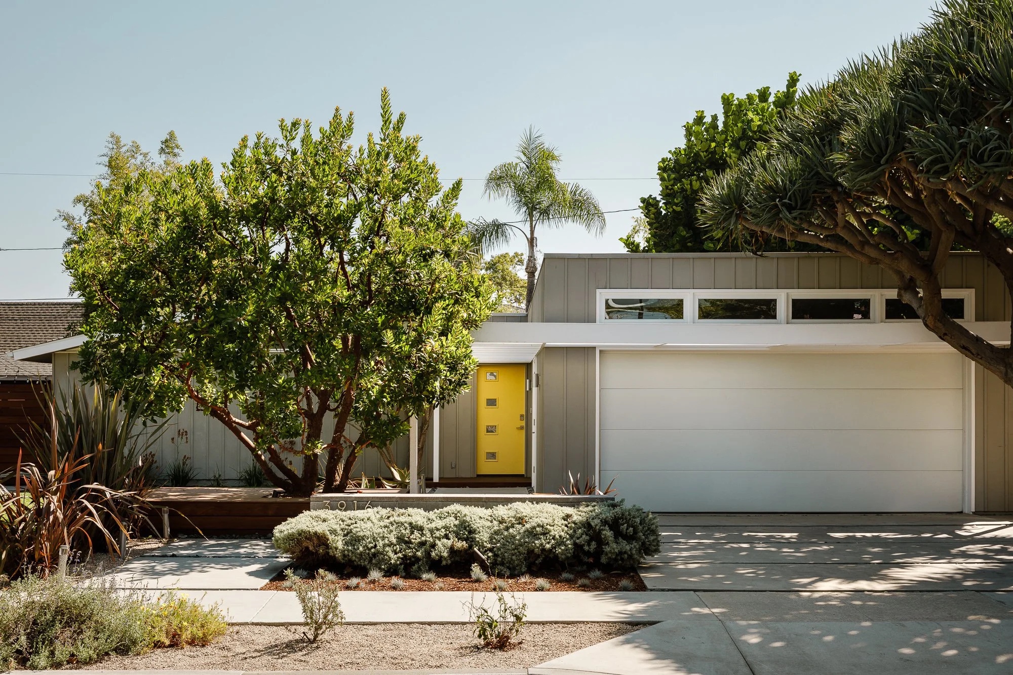 This modernist Long Beach home bears all the hallmarks of architect Paul Tay
