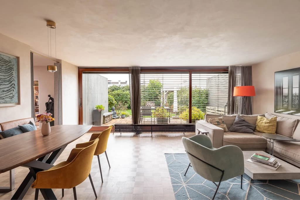 Turning 60 next year, this Frankfurt bungalow looks as good as new