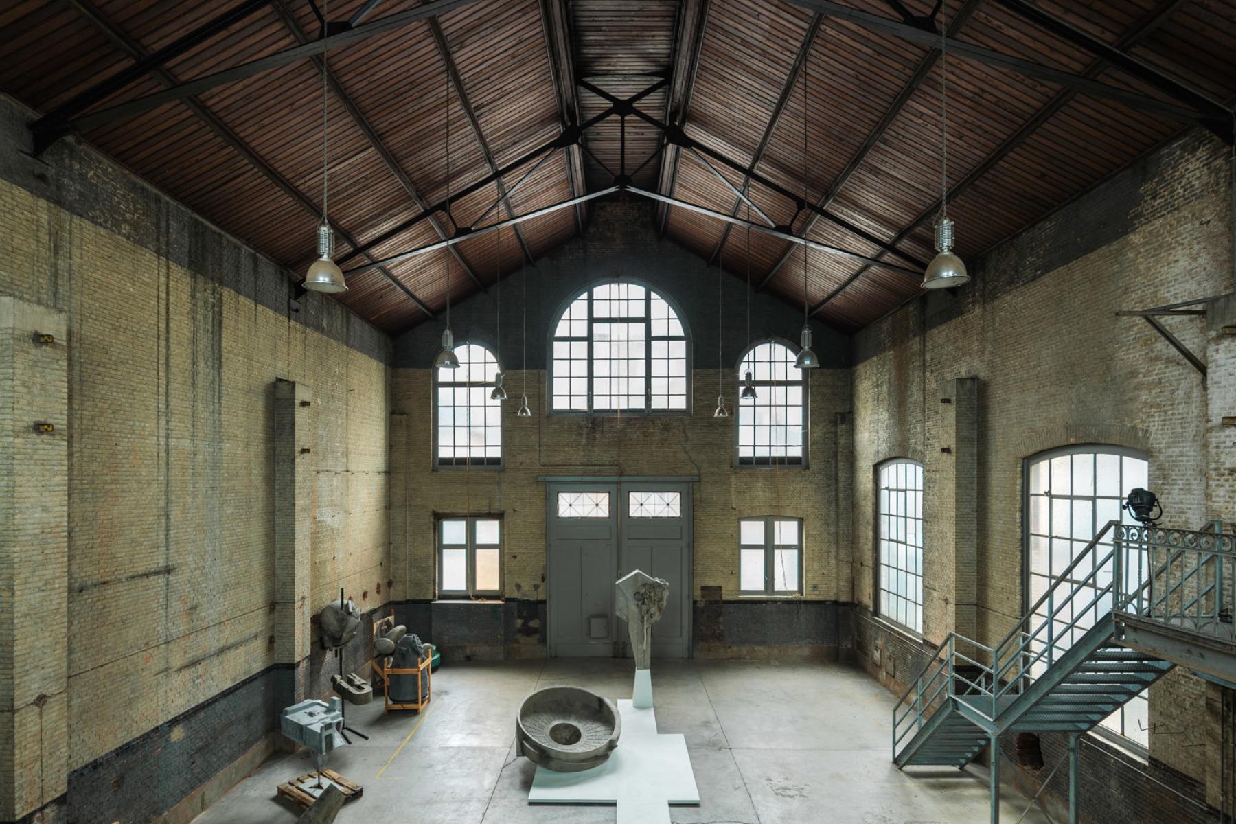 For sale: a 1908 industrial hall reimagined as a live-work loft in Antwerp