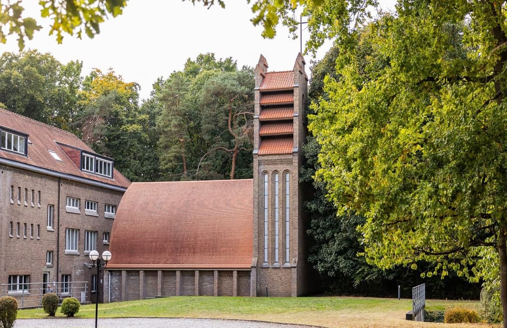 Renovation opportunity: Henry Lacoste's modernist chapel in Belgium