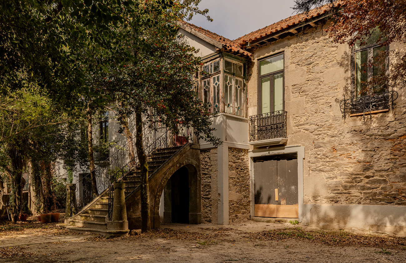 A 1930s fixer-upper in Vila Real awaits a thoughtful restoration