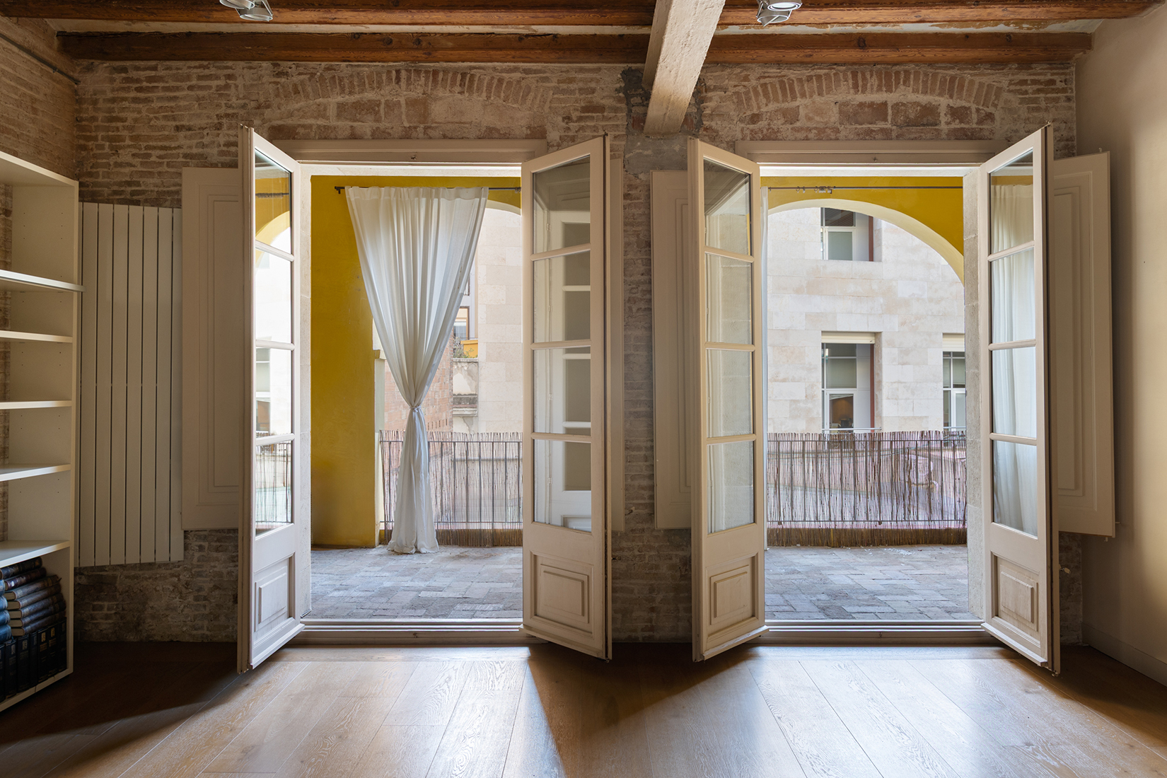 One building, four homes and a brilliant location in Barcelona