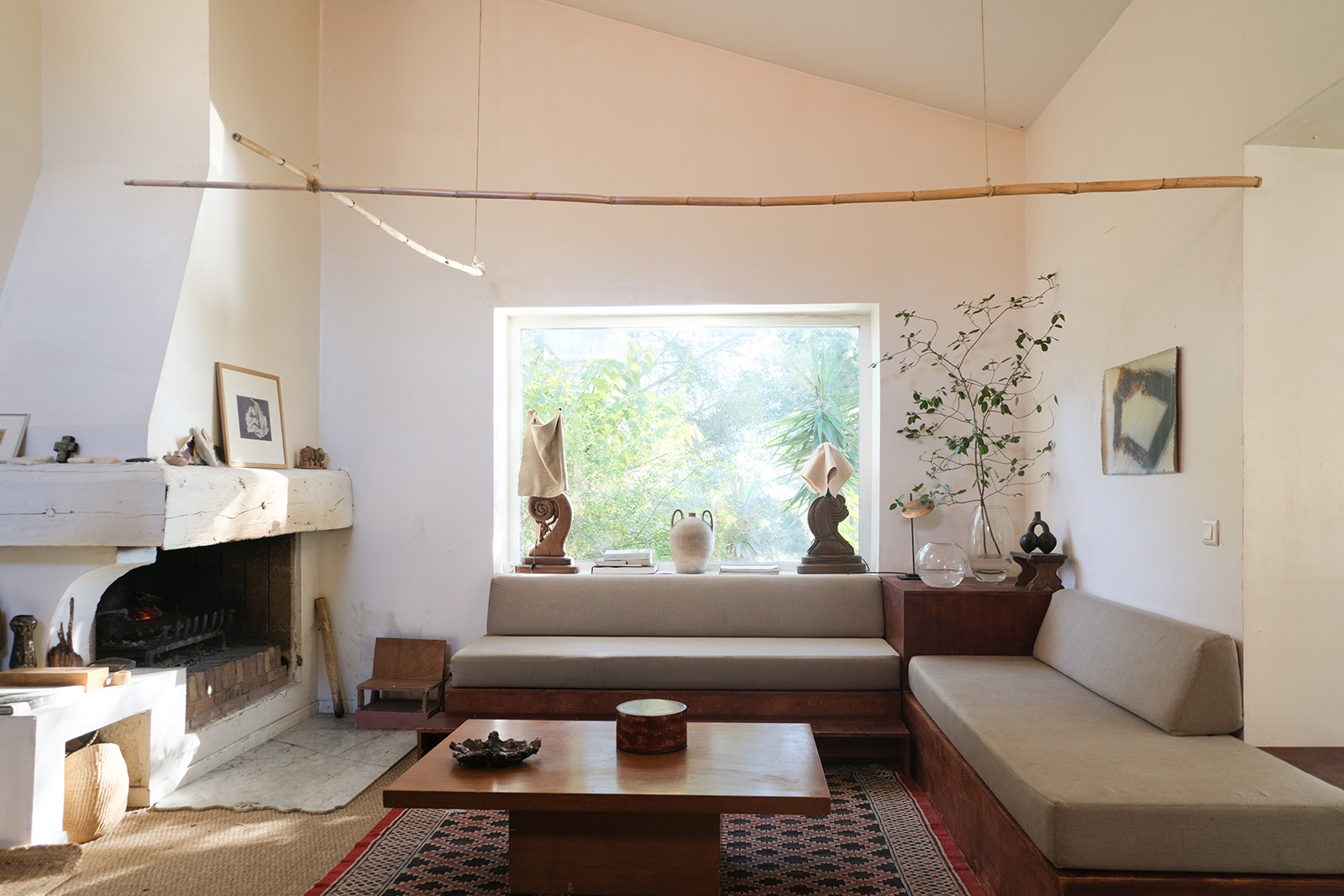 Stucco and stone define this retreat in the south of France