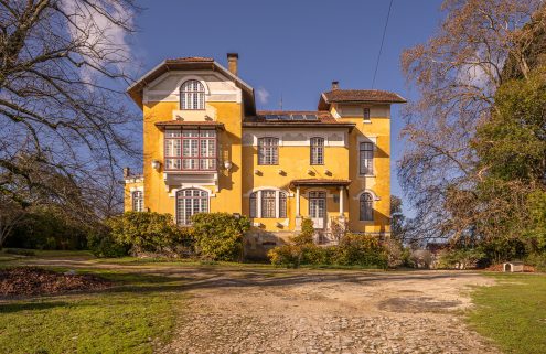 Off Portugal’s beaten path, a 1915 manor is taking offers