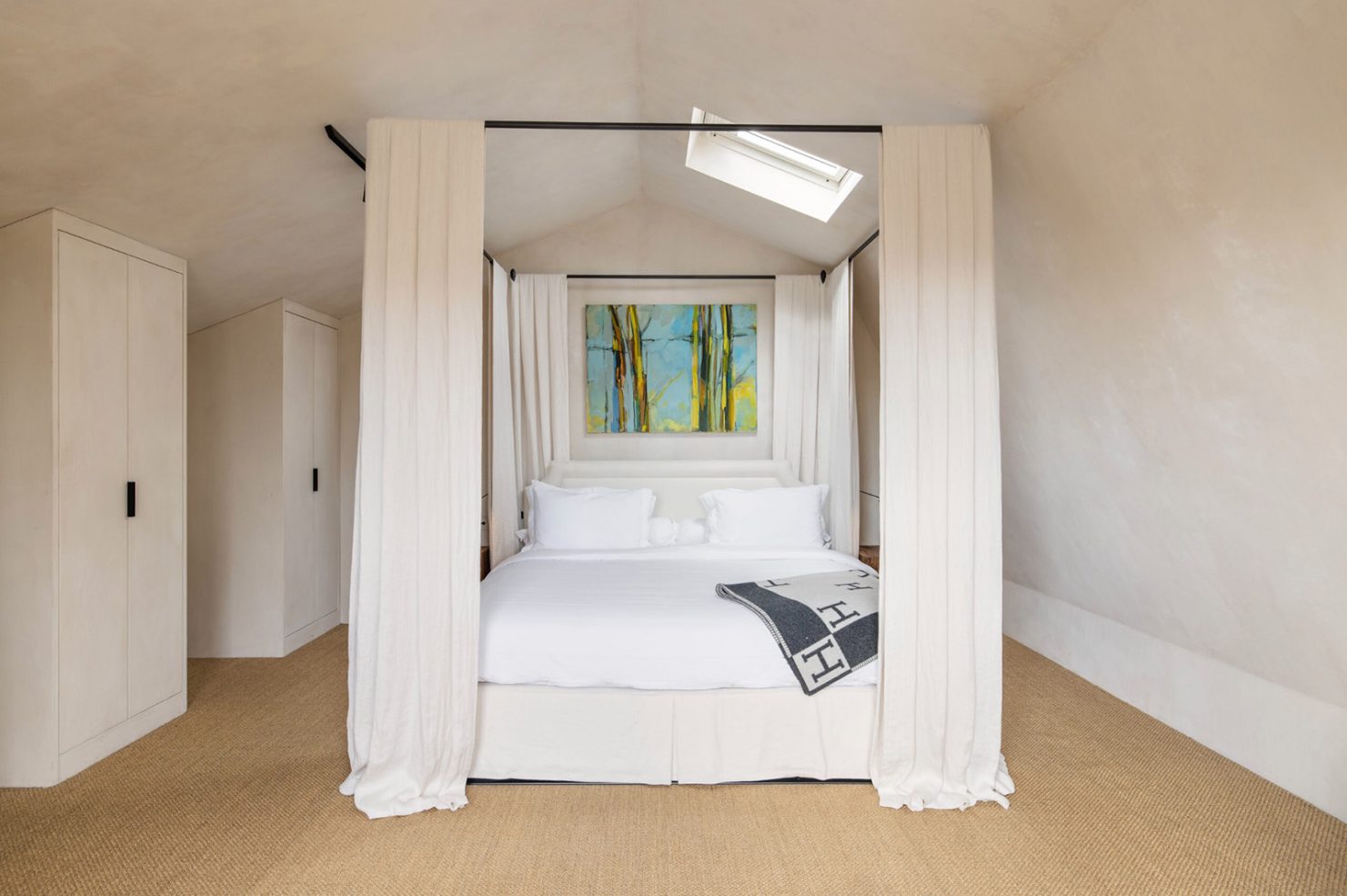 Curated visual reference: Fresh Look at Cathedral Ceilings Give This Notting Hill Apartment A Lift