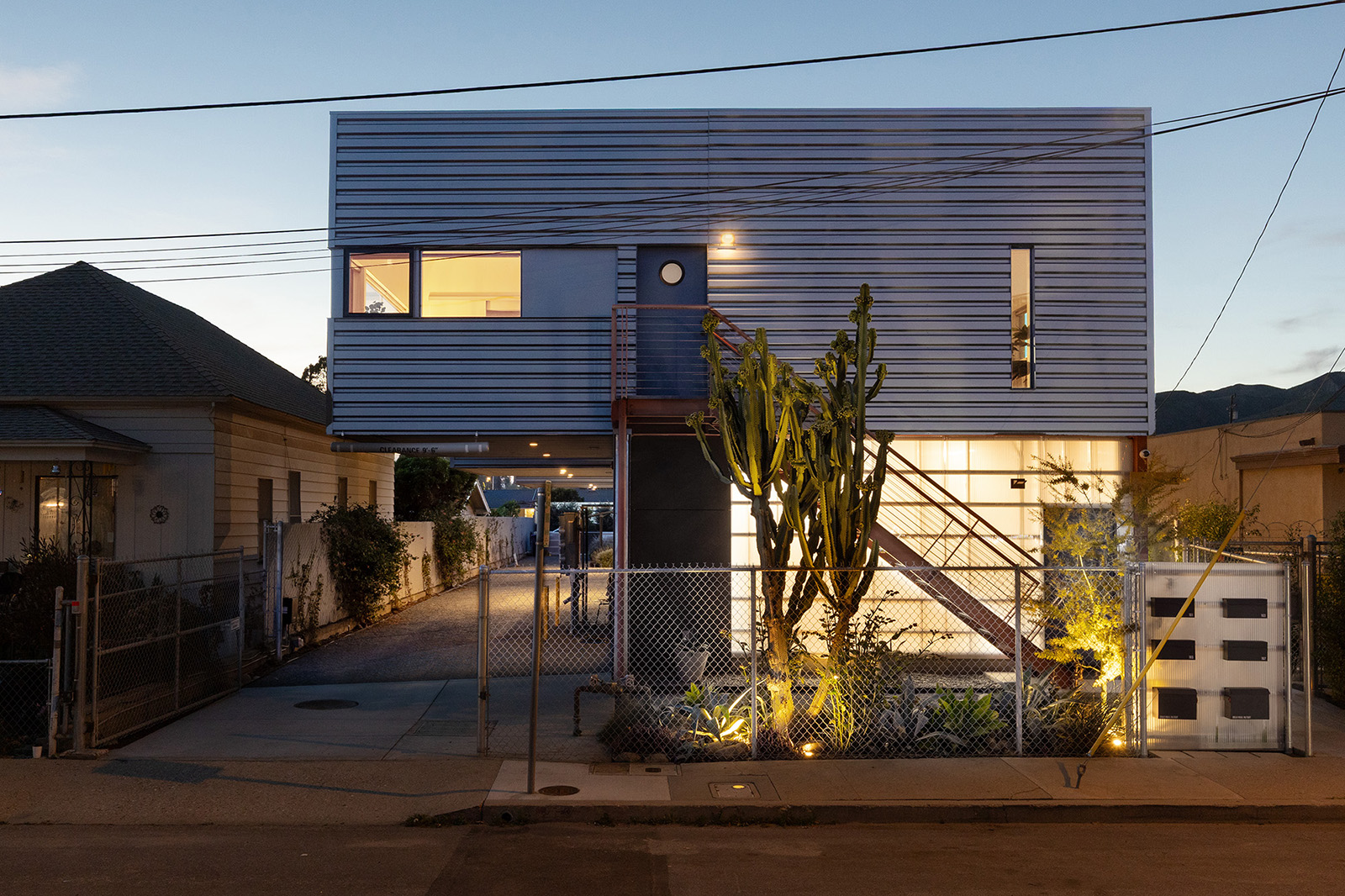 Case Study modernism comes to Ventura at this live-work compound