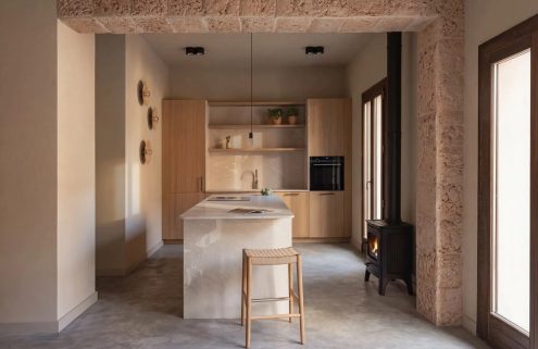 This full-floor Palma apartment has terraces on three sides