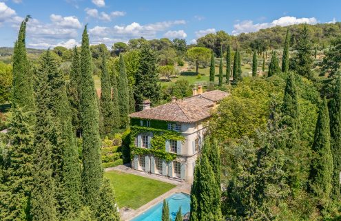 There are 1,600 square metres to play with at this Provençal estate