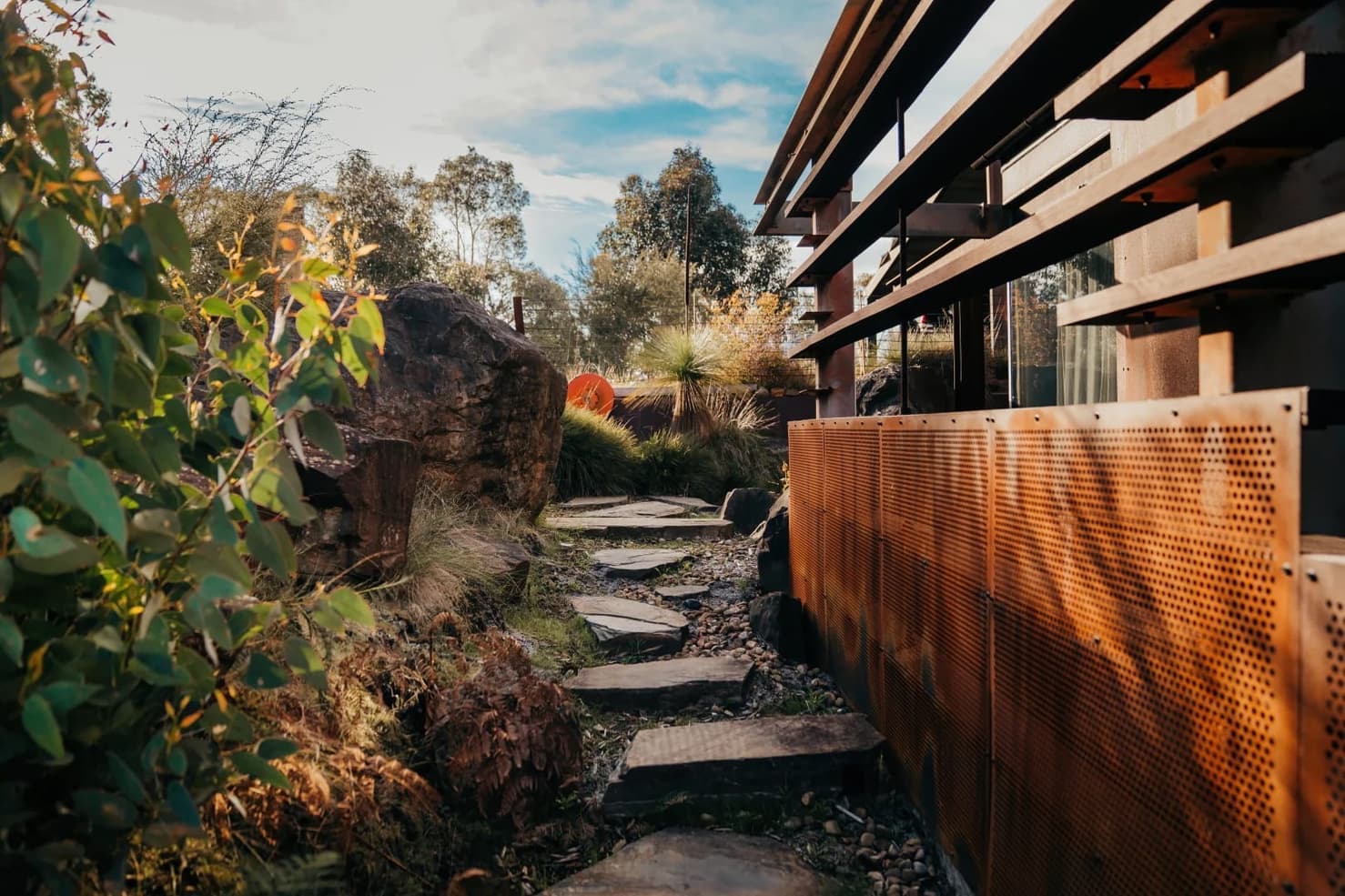 Water meets glass at this off-grid house in Australia's southeast - The ...