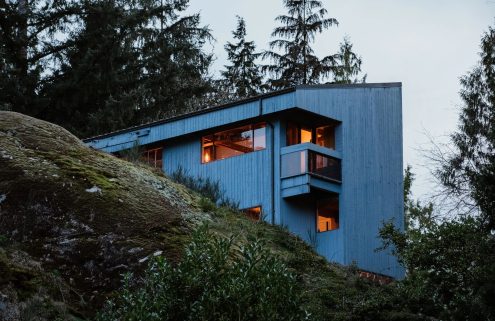 Bedrock House by Ambrose Reoch is a vertical response to a steep site