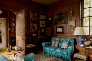 Holeys house