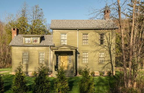 You get a warm welcome at this 1800s farmhouse off the Hudson River