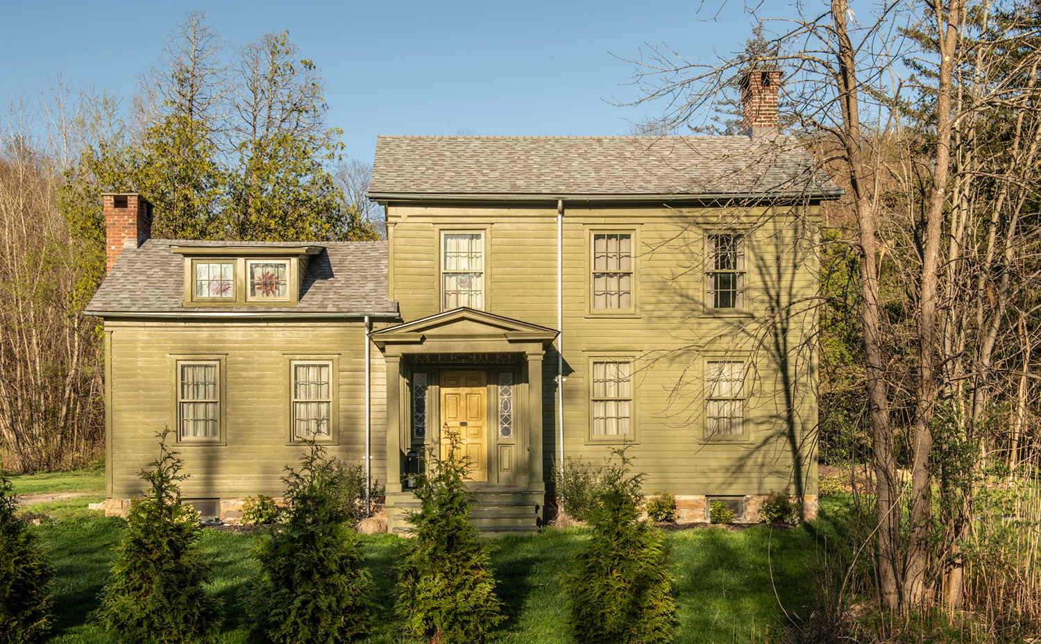 You get a warm welcome at this 1800s farmhouse off the Hudson River