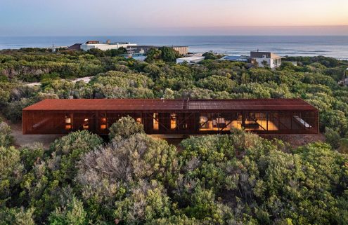 Sean Godsell’s landmark beach house is a feel-good climate-responsive design