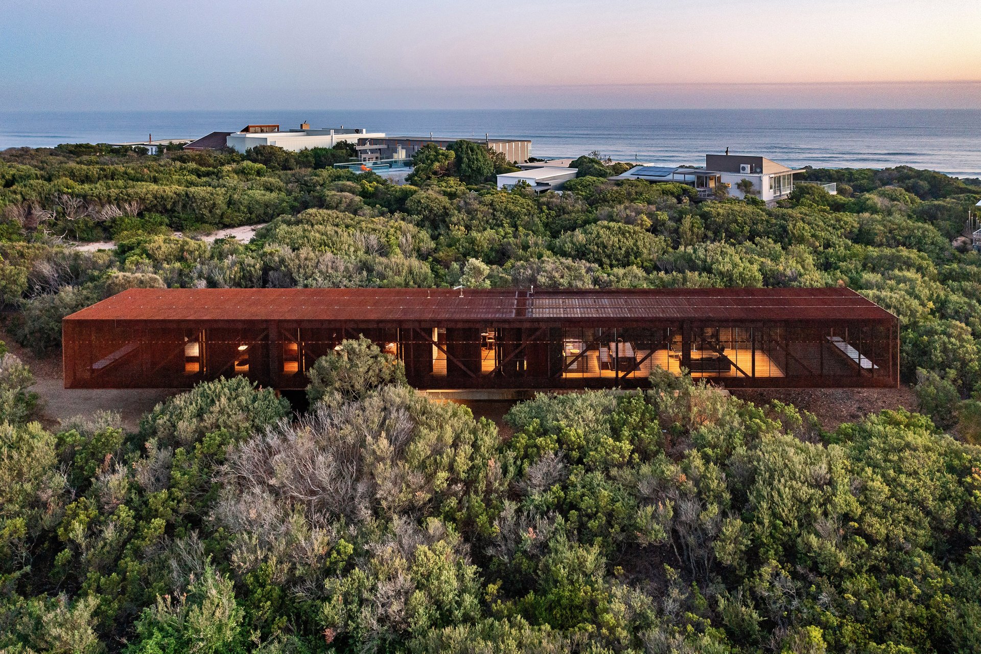 Sean Godsell’s landmark beach house is a feel-good climate-responsive design