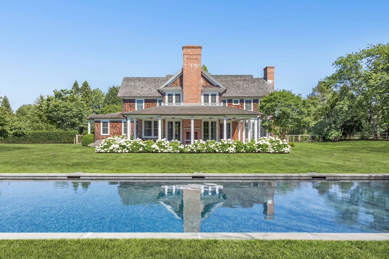 Meg Ryan lists her Hamptons holiday home